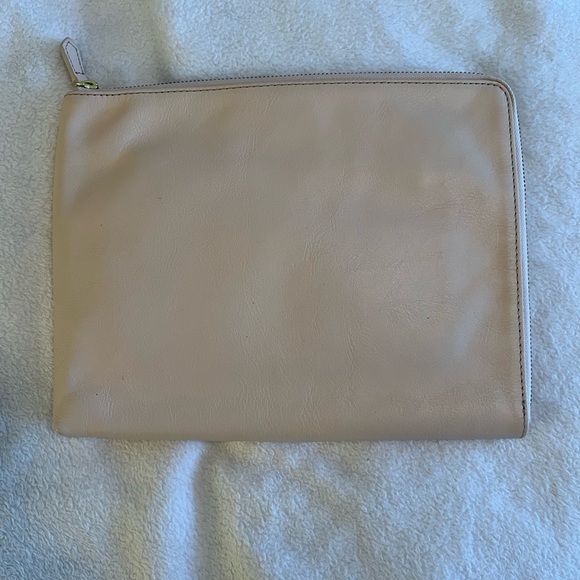Mark & Graham $129 Commute Clutch in blush - Picture 4 of 9